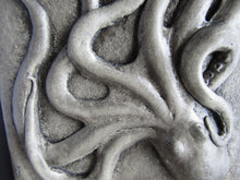 Load image into Gallery viewer, Octopus with Oyster Concrete Hand Made Art Tile