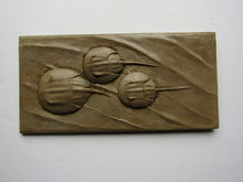 Load image into Gallery viewer, Horseshoe Crab Hand Made Concrete Sculpture Tile
