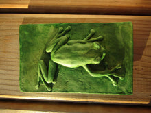 Load image into Gallery viewer, Tree Frog Concrete Decorative Hand Made Art Tile
